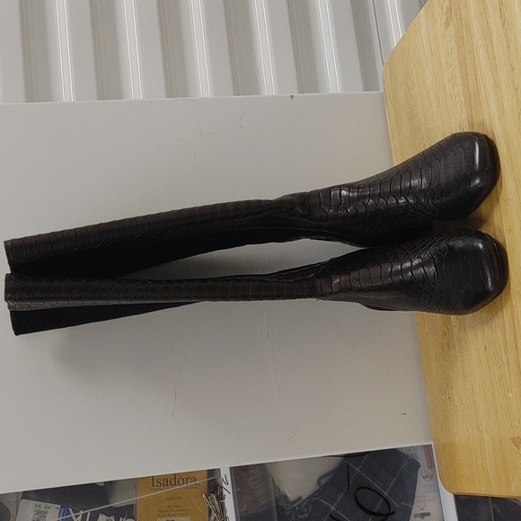 Donald Pliner Boots - Picture 2 of 6